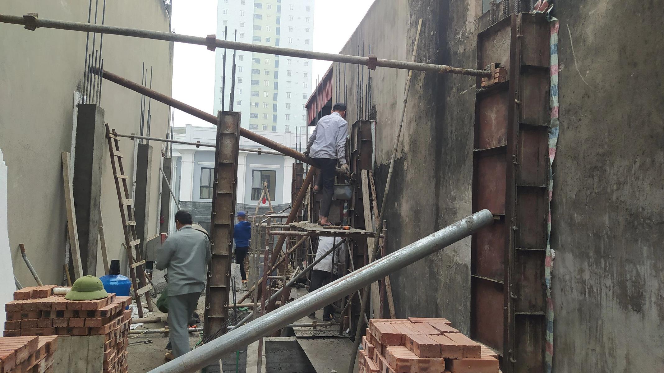 Hình ảnh đổ cột xây thô